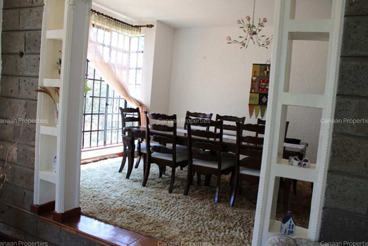 4 Bed Townhouse with Swimming Pool in Rosslyn - 5