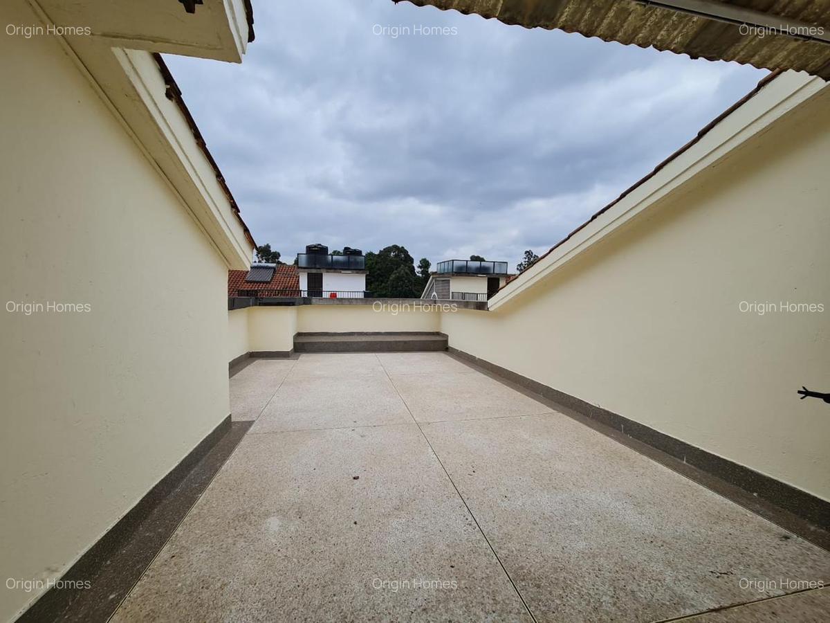 4 Bed Townhouse with En Suite at Westlands - 19