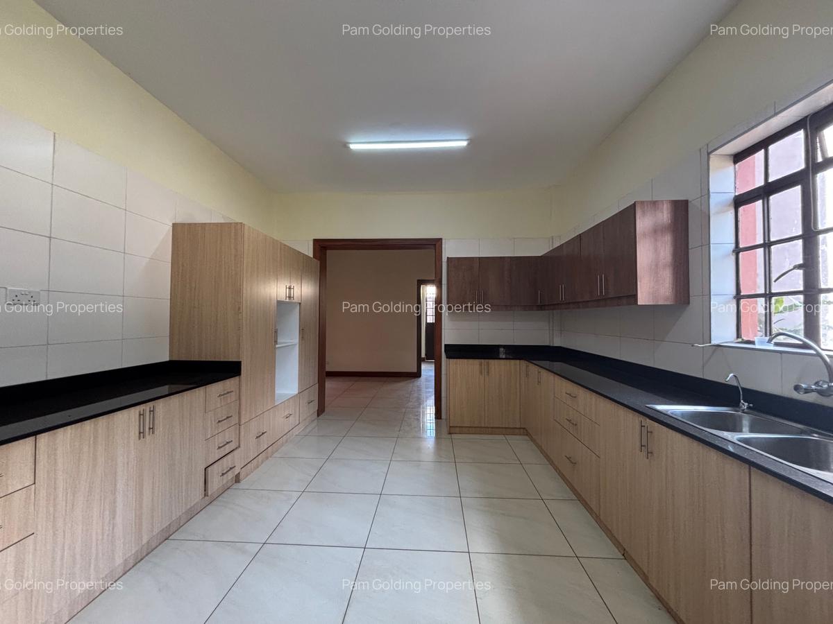 3 Bed Apartment with En Suite in Runda - 7