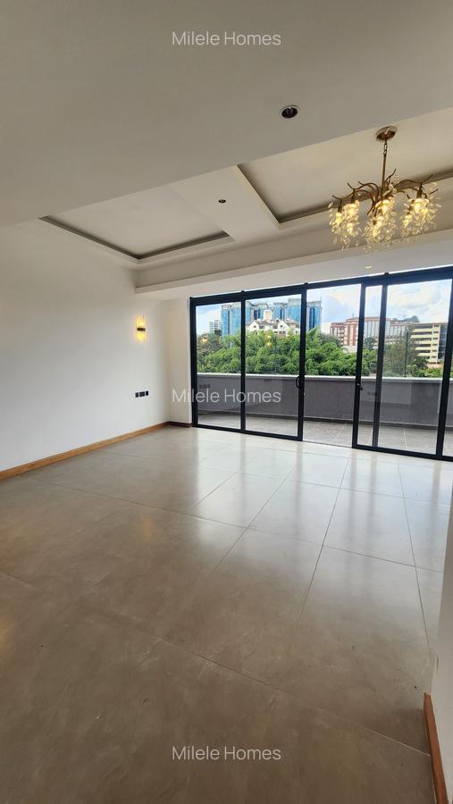 Serviced 3 Bed Apartment with En Suite at Riverside Drive - 11