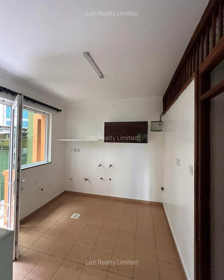 4 Bed Townhouse with En Suite in Riverside - 7