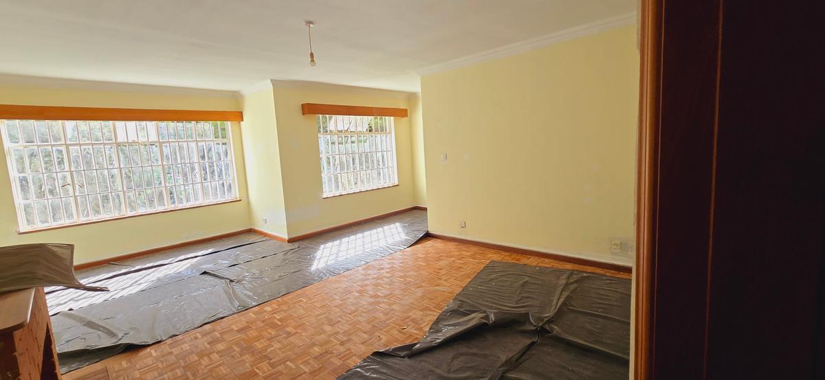 5 Bed House with En Suite at Redhill Road - 19