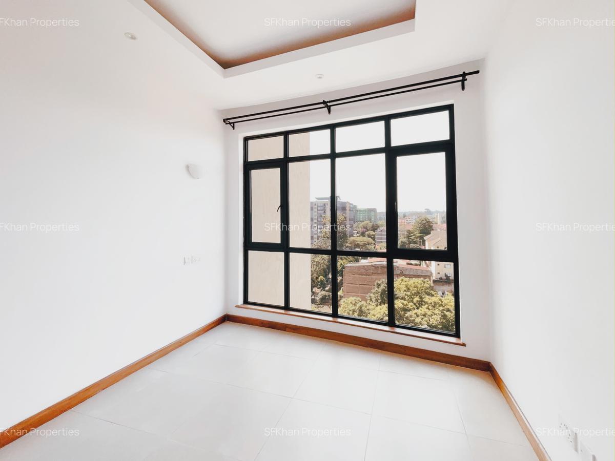 2 Bed Apartment with En Suite at Lantana Road - 18