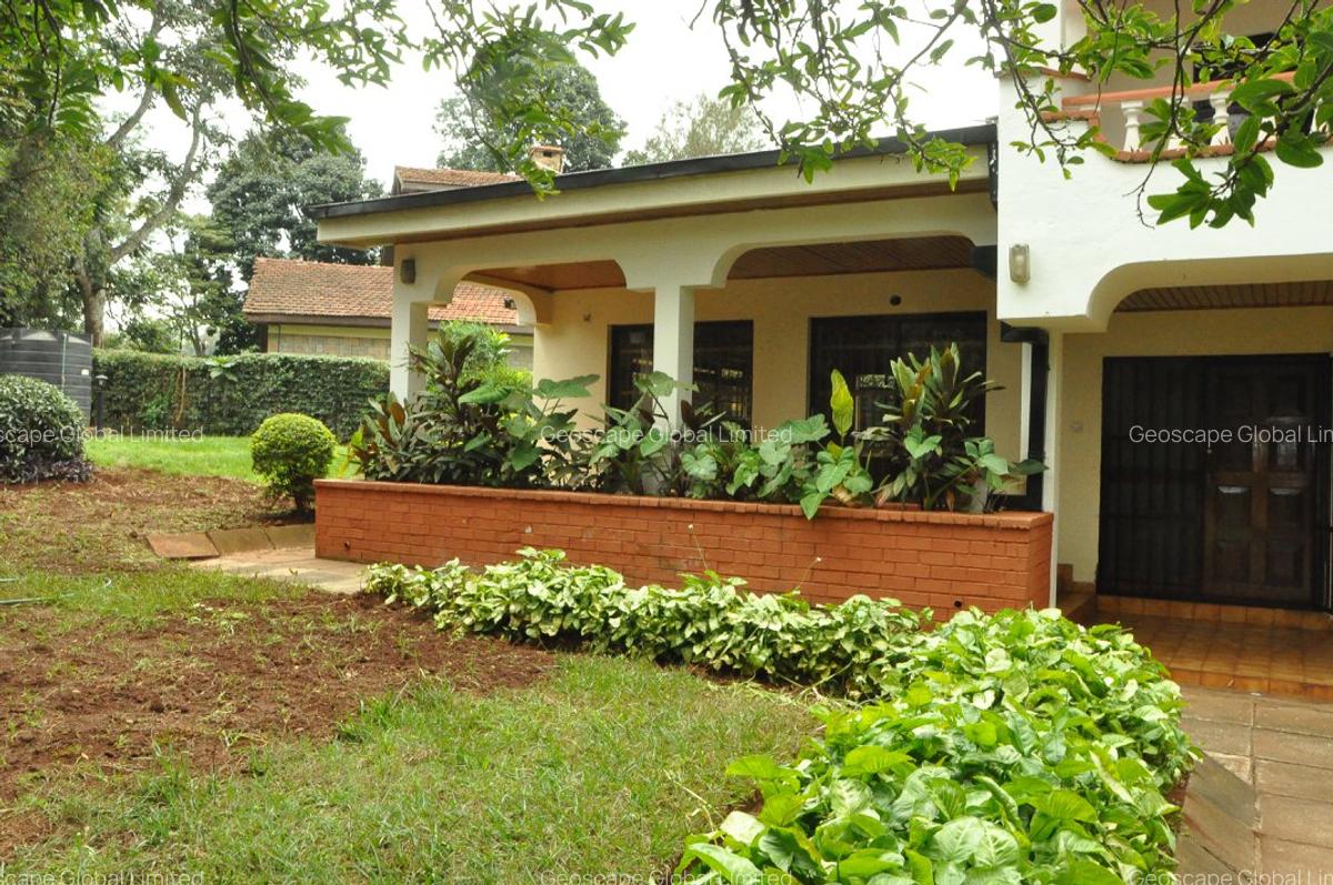 5 Bed House with En Suite in Nyari - 11