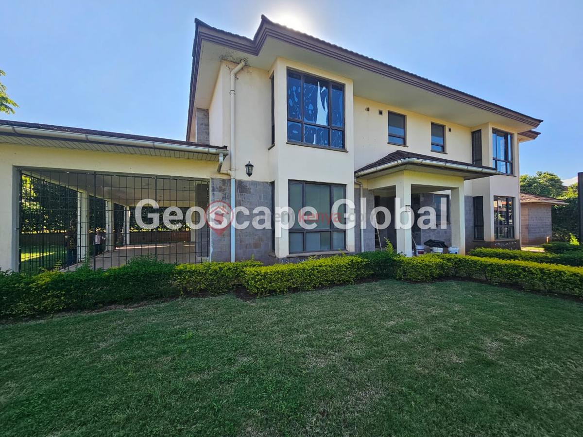 5 Bed House with En Suite in Runda - 1