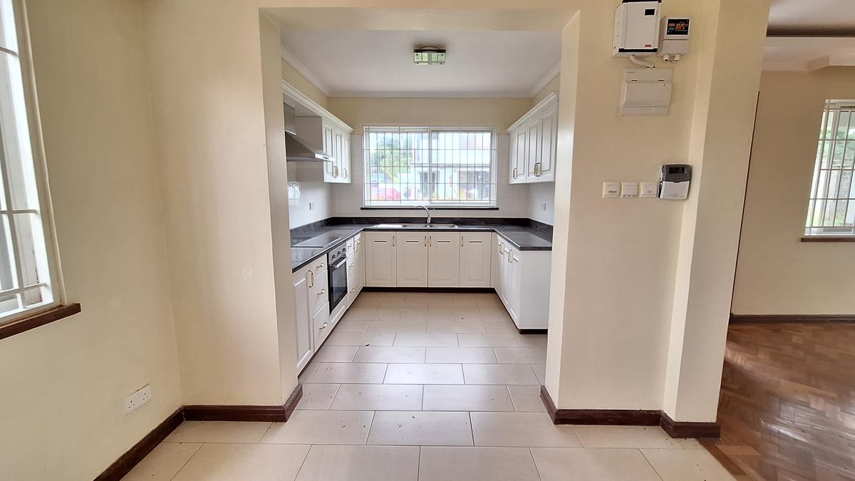 2 Bed Townhouse with En Suite at Runda Mumwe - 4