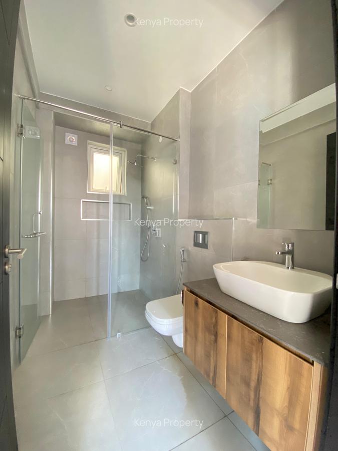 4 Bed Apartment with En Suite at General Mathenge - 11