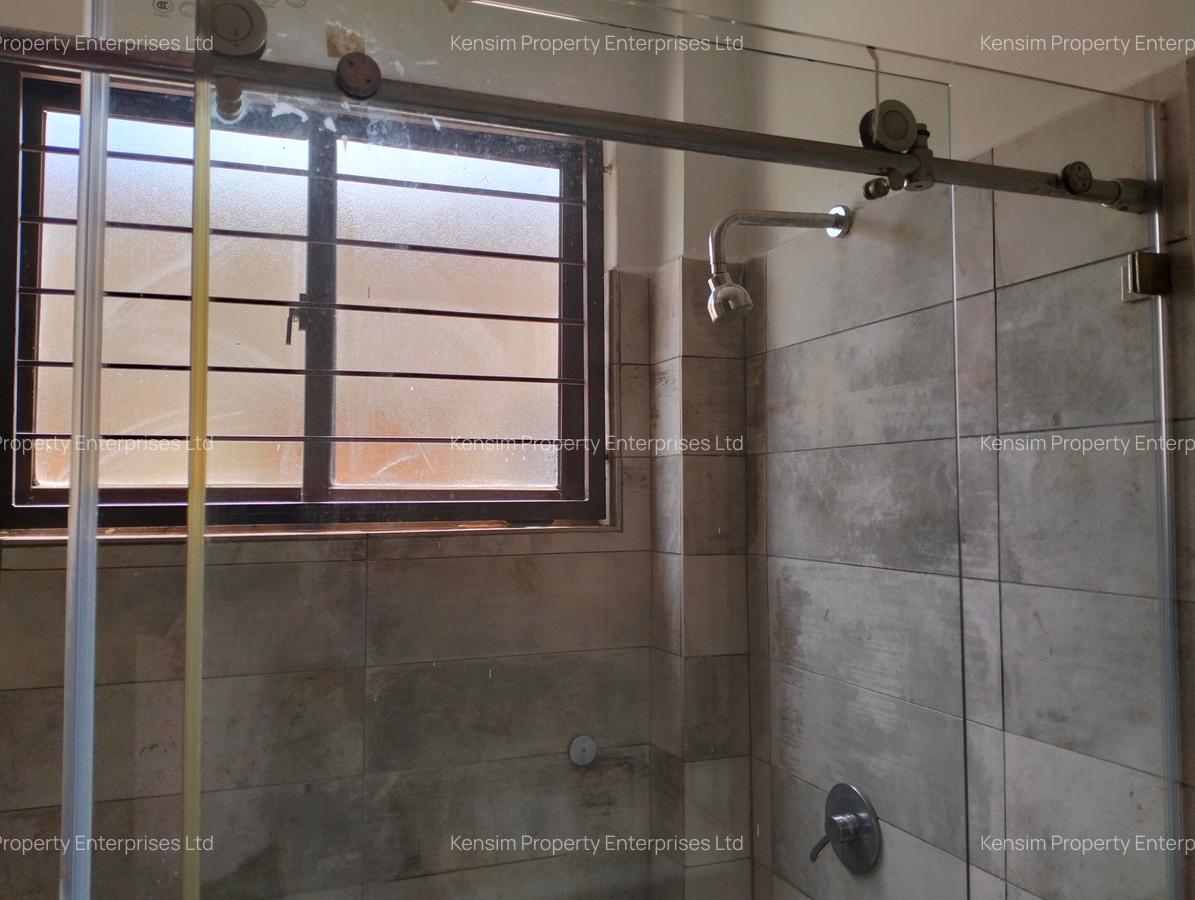 5 Bed Townhouse with En Suite in Lavington - 10