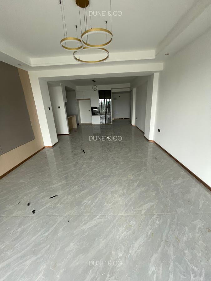 3 Bed Apartment with En Suite in Riverside - 5