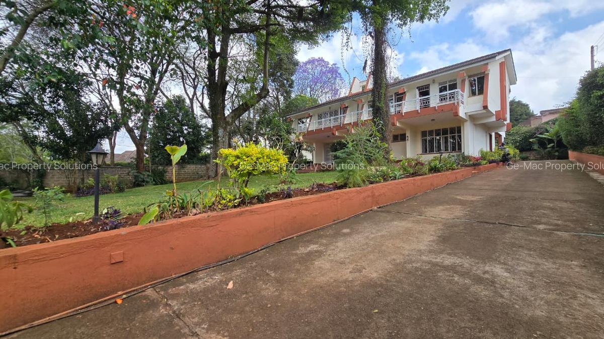 4 Bed House with En Suite in Runda - 2