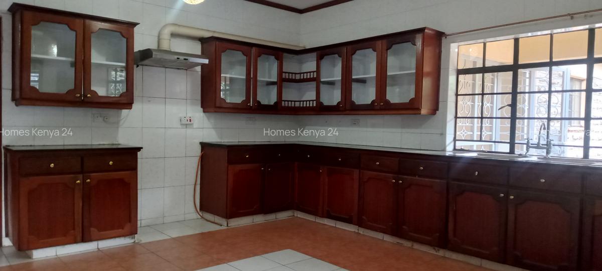 5 Bed House in Runda - 9