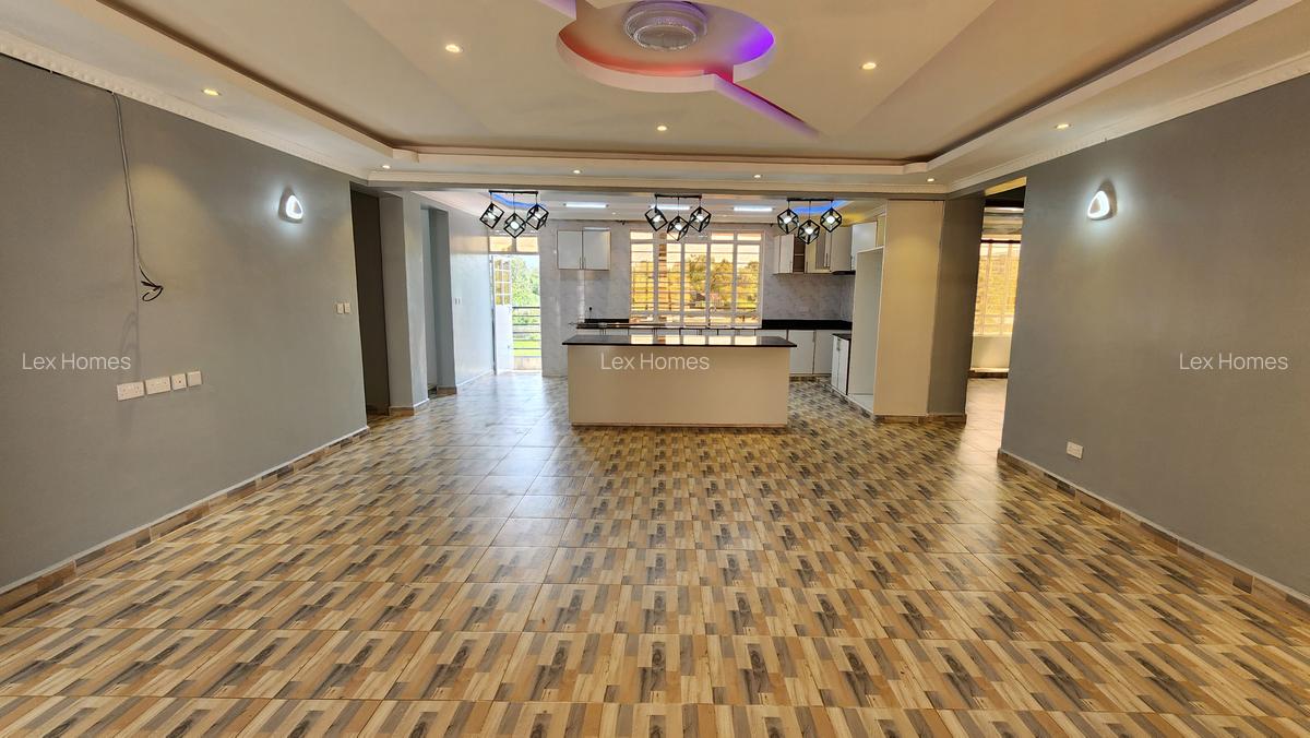 3 Bed House with En Suite at - 1