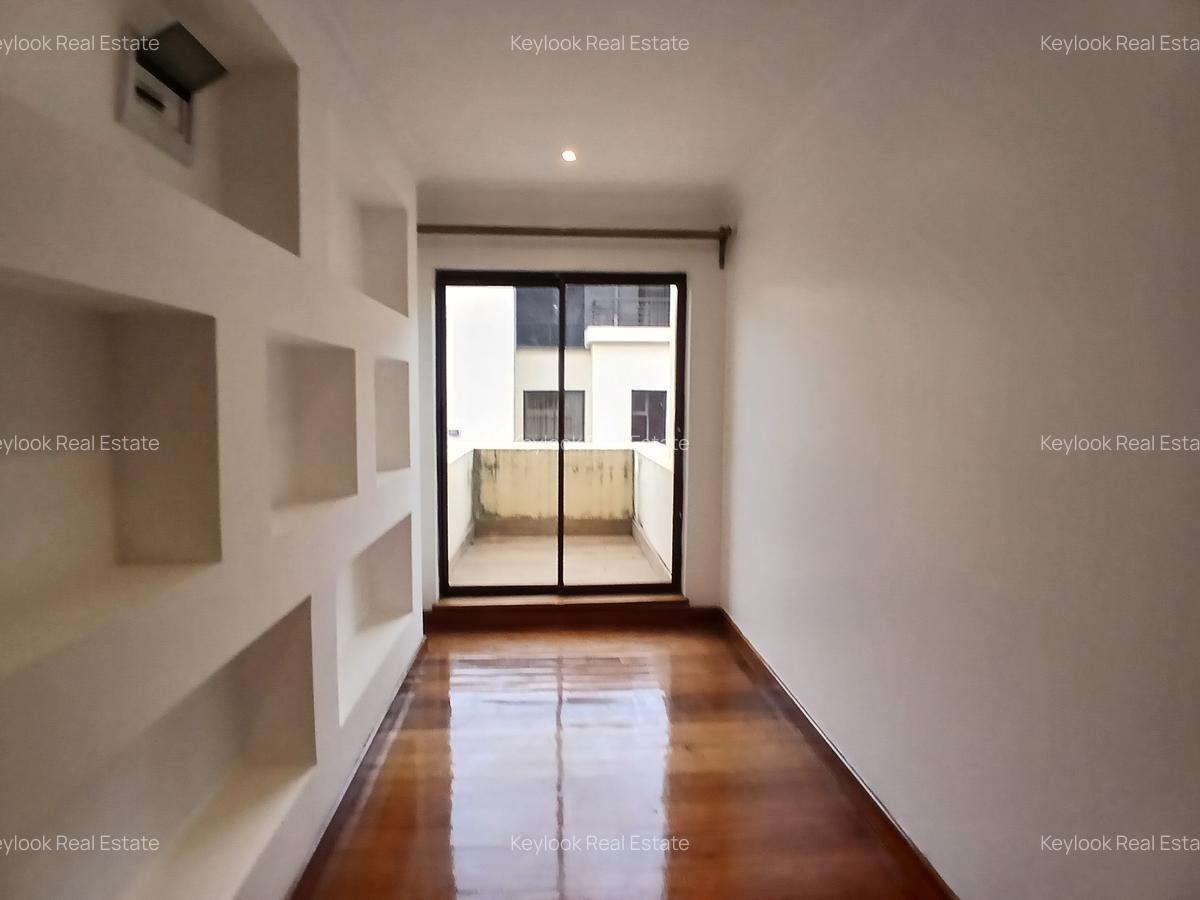 4 Bed Townhouse with En Suite in Lavington - 15