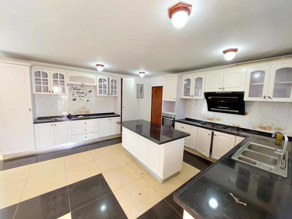 4 Bed House with En Suite in Runda - 4