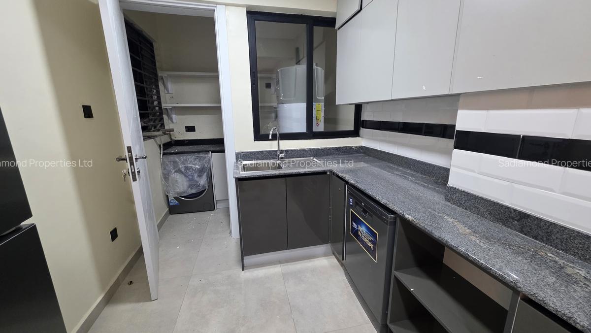 3 Bed Apartment with En Suite in General Mathenge - 4