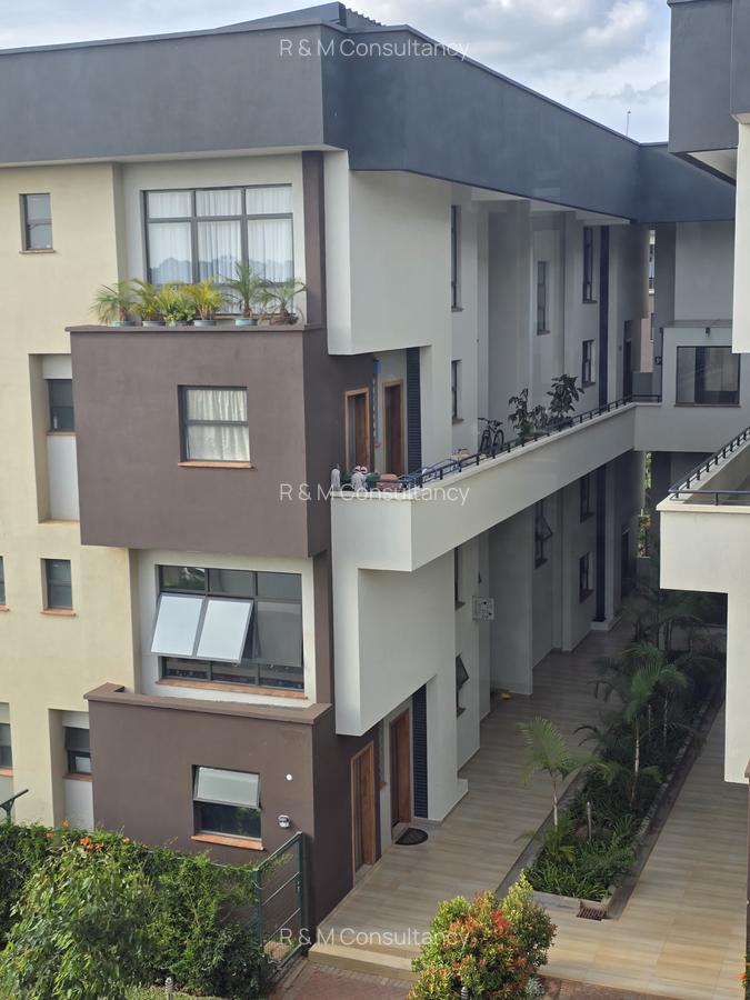 4 Bed House with En Suite at Two Rivers Mall - 19