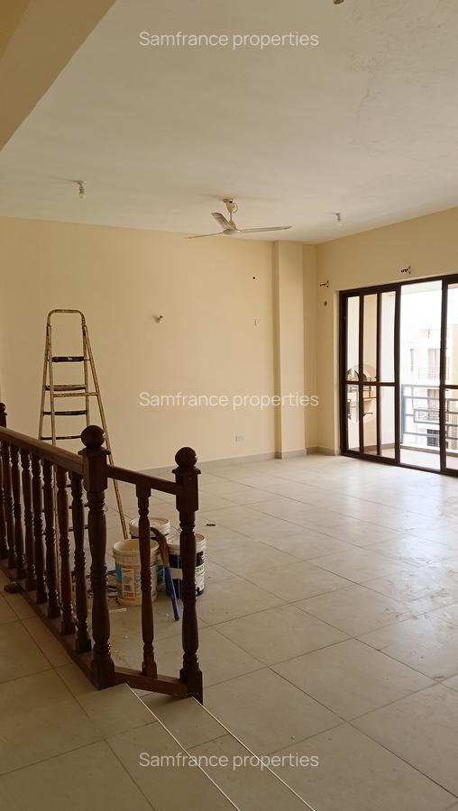 3 Bed Apartment with En Suite at Links Road - 9