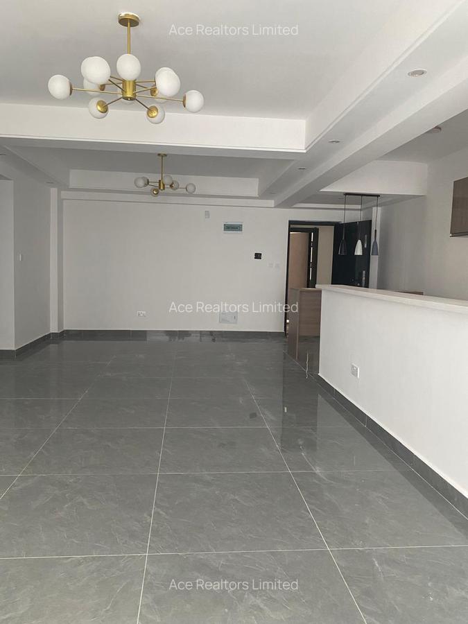 3 Bed Apartment with En Suite at Riverside - 2