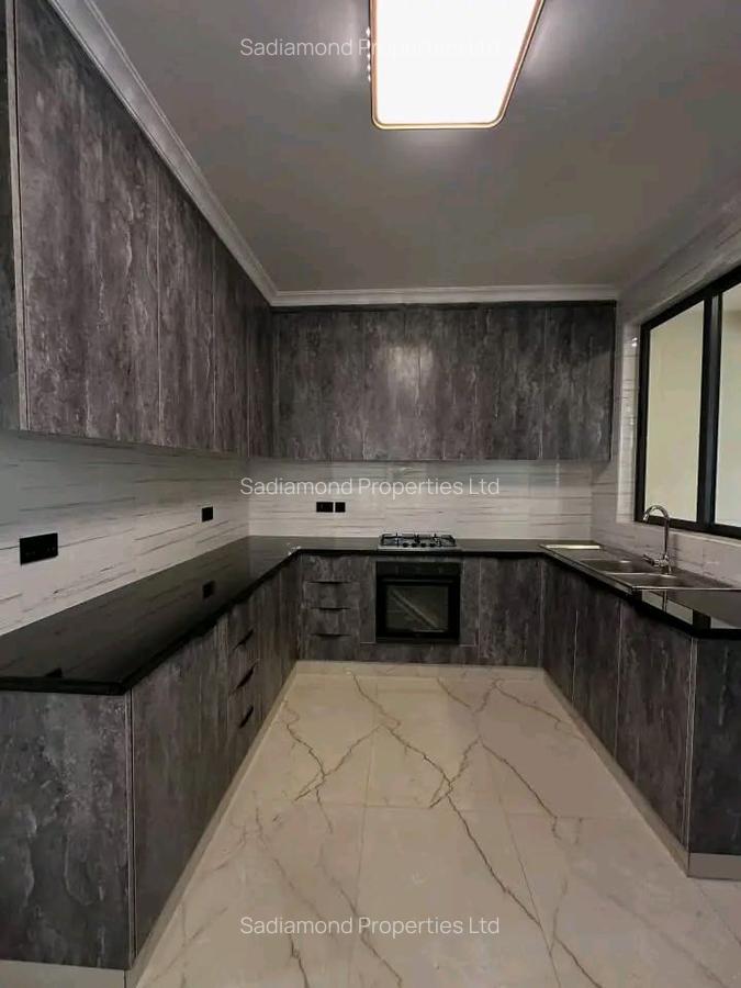 4 Bed Townhouse with En Suite at Kentmere - 3