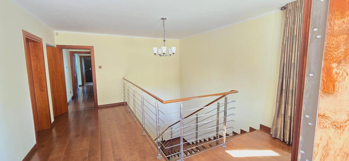 5 Bed Townhouse with En Suite at Lavington Mall - 3