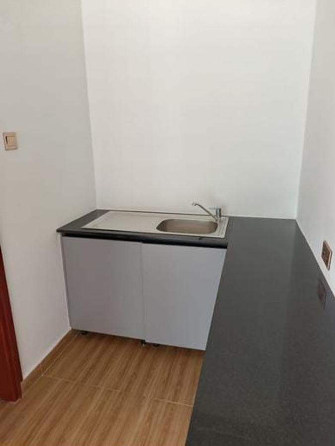 5 Bed Townhouse with En Suite in Lavington - 3