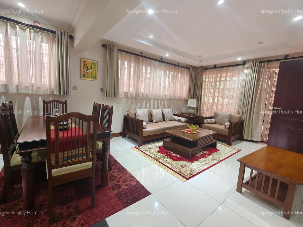 2 Bed House with En Suite at Evergreen - 2