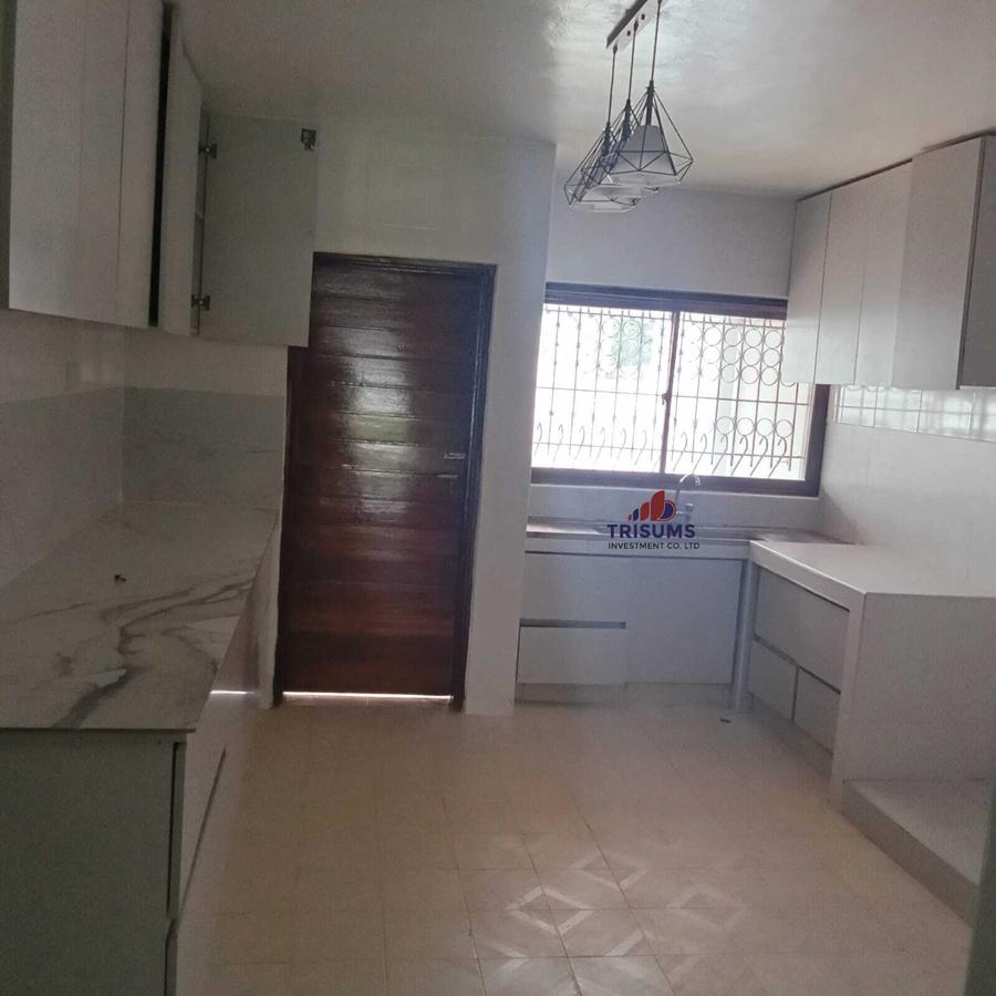 5 Bed Townhouse with En Suite at Westland - 9