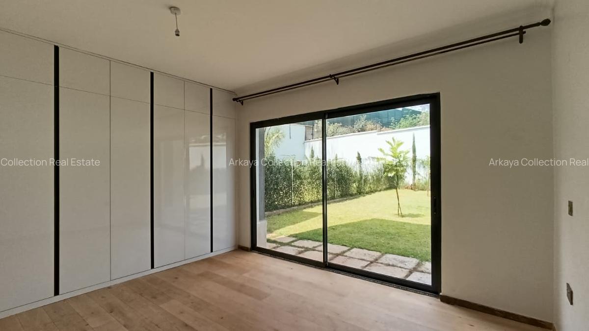 5 Bed Townhouse with En Suite in Lavington - 9