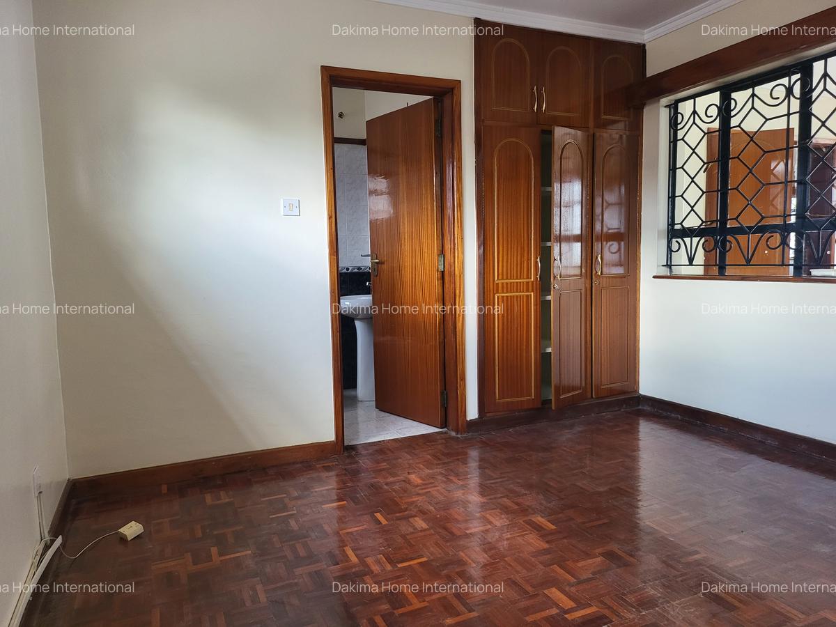 4 Bed Townhouse with En Suite in Spring Valley - 16