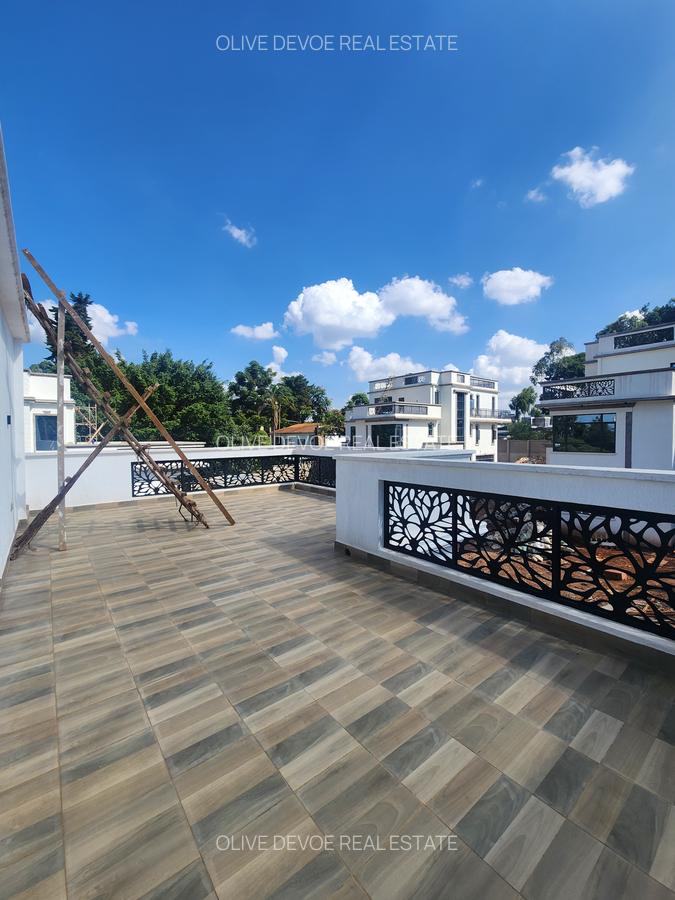 5 Bed Villa with En Suite in Lavington - 14