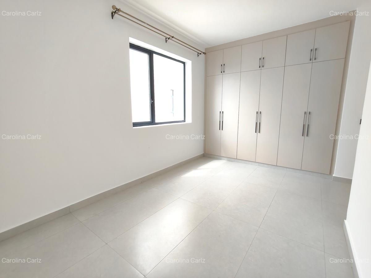 2 Bed Apartment with En Suite at Brookside Drive - 11