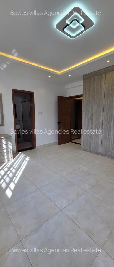 4 Bed Apartment with En Suite at Parklands - 17