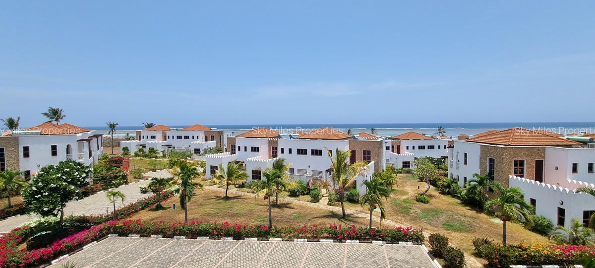 Serviced 3 Bed Apartment with En Suite at Sultan Palace - 13