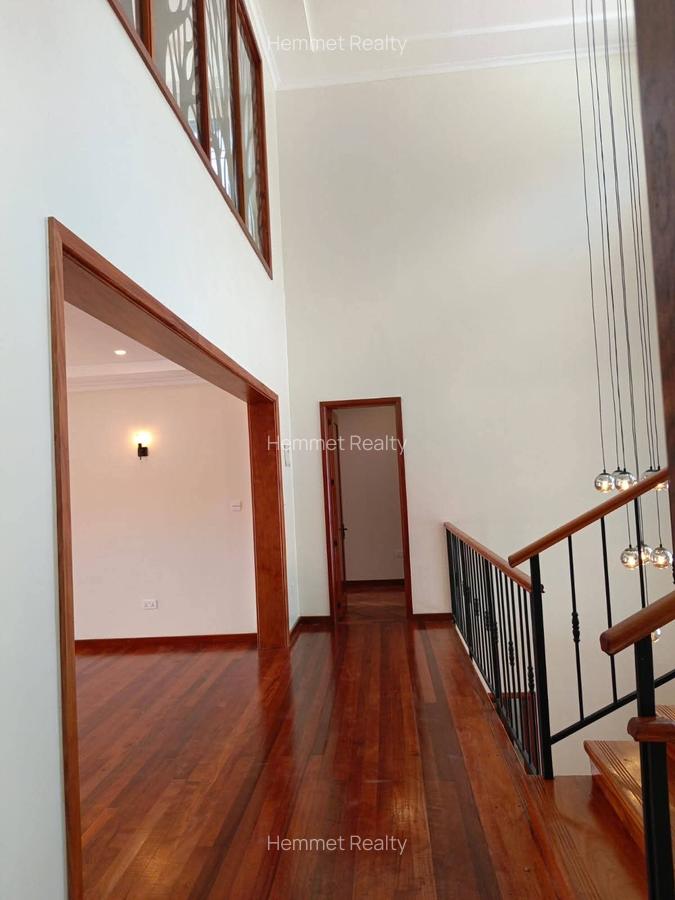 6 Bed House with En Suite in Loresho - 16