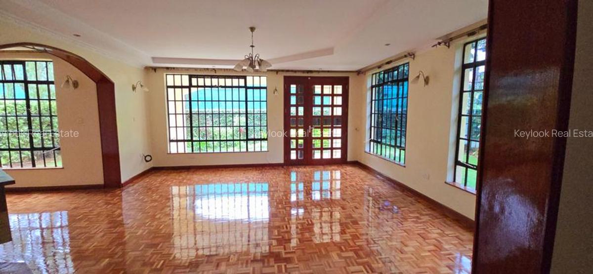 4 Bed Townhouse with En Suite at Lavington - 10