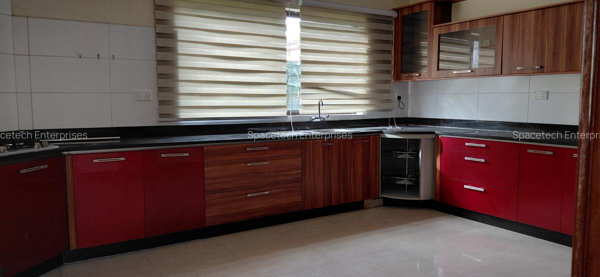 5 Bed Townhouse with En Suite in Westlands Area - 8