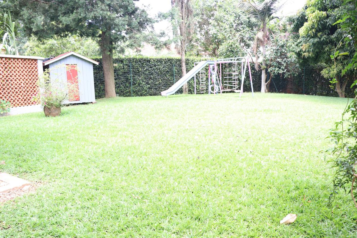 5 Bed House with En Suite in Runda - 19
