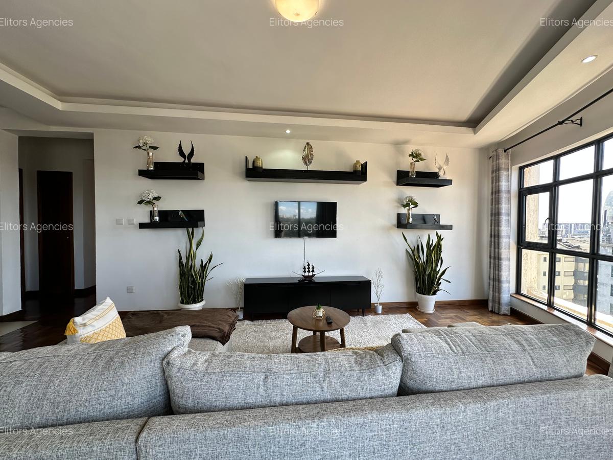 Serviced 2 Bed Apartment with En Suite at Lantana Road - 18