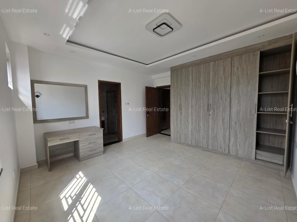 Serviced 4 Bed Apartment with En Suite at 2Nd Parklands - 8