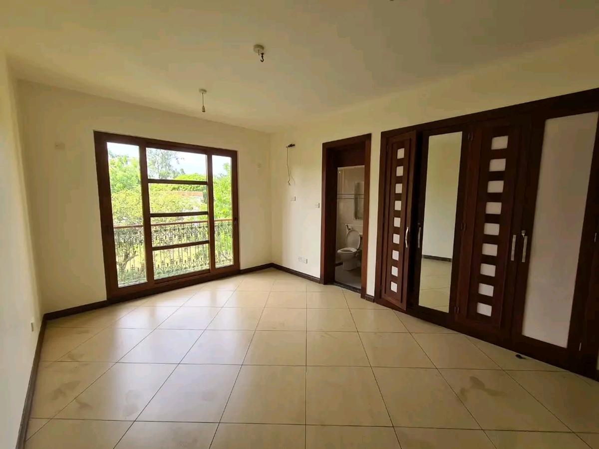 3 Bed Apartment with En Suite at Moyne Drive Nyali - 12