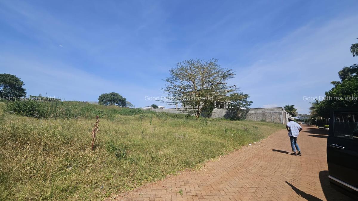 Land in Runda - 3