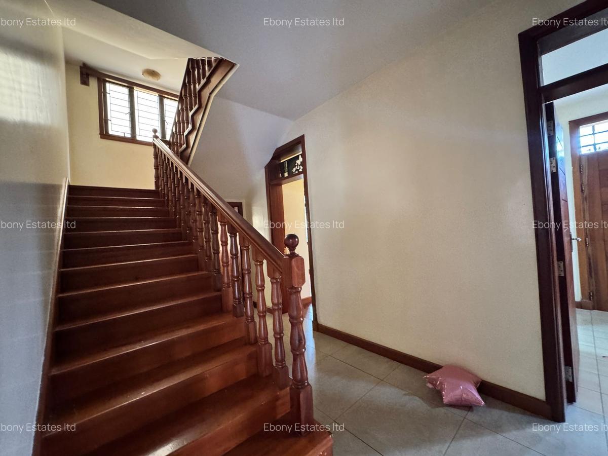 5 Bed Townhouse with En Suite in Lavington - 8