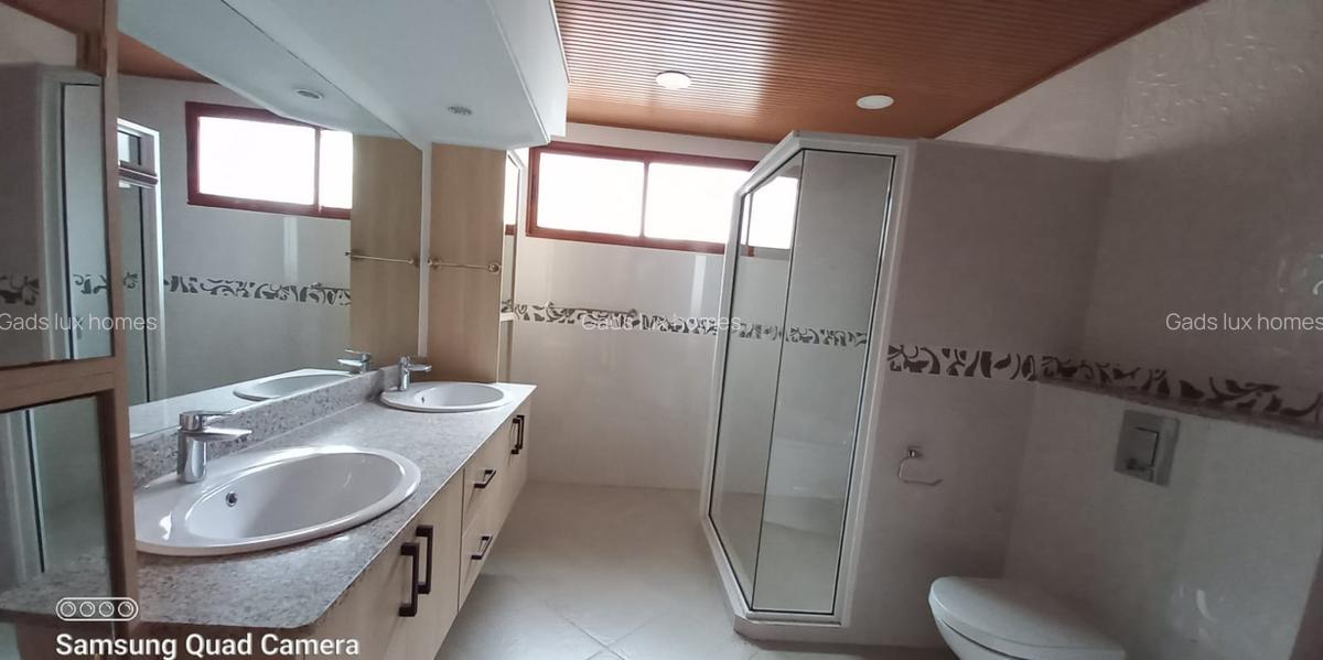 5 Bed Villa with En Suite at Shanzu - 7