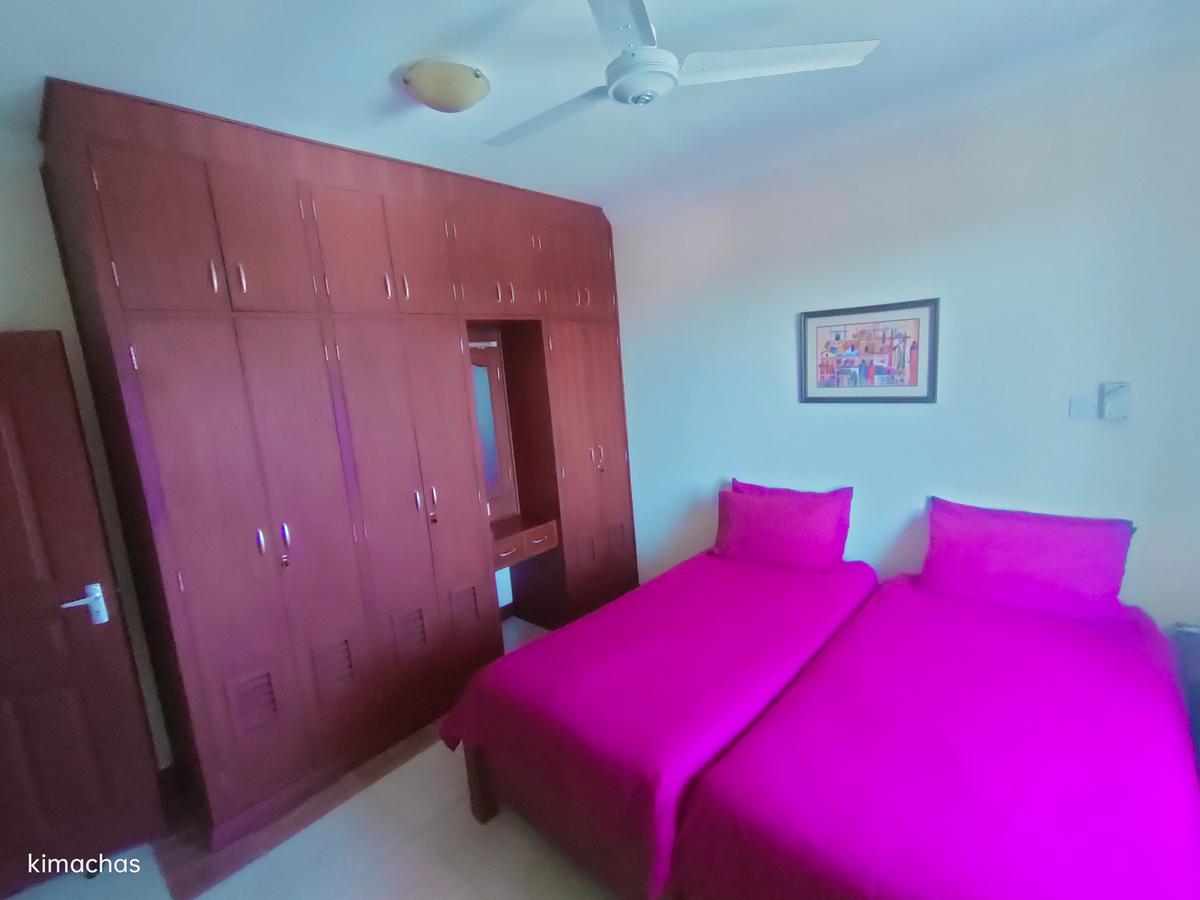 Furnished 2 Bed Apartment with En Suite at Links Road - 9