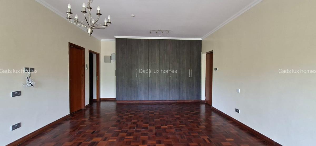 5 Bed Townhouse with En Suite at Lowerkabete - 9