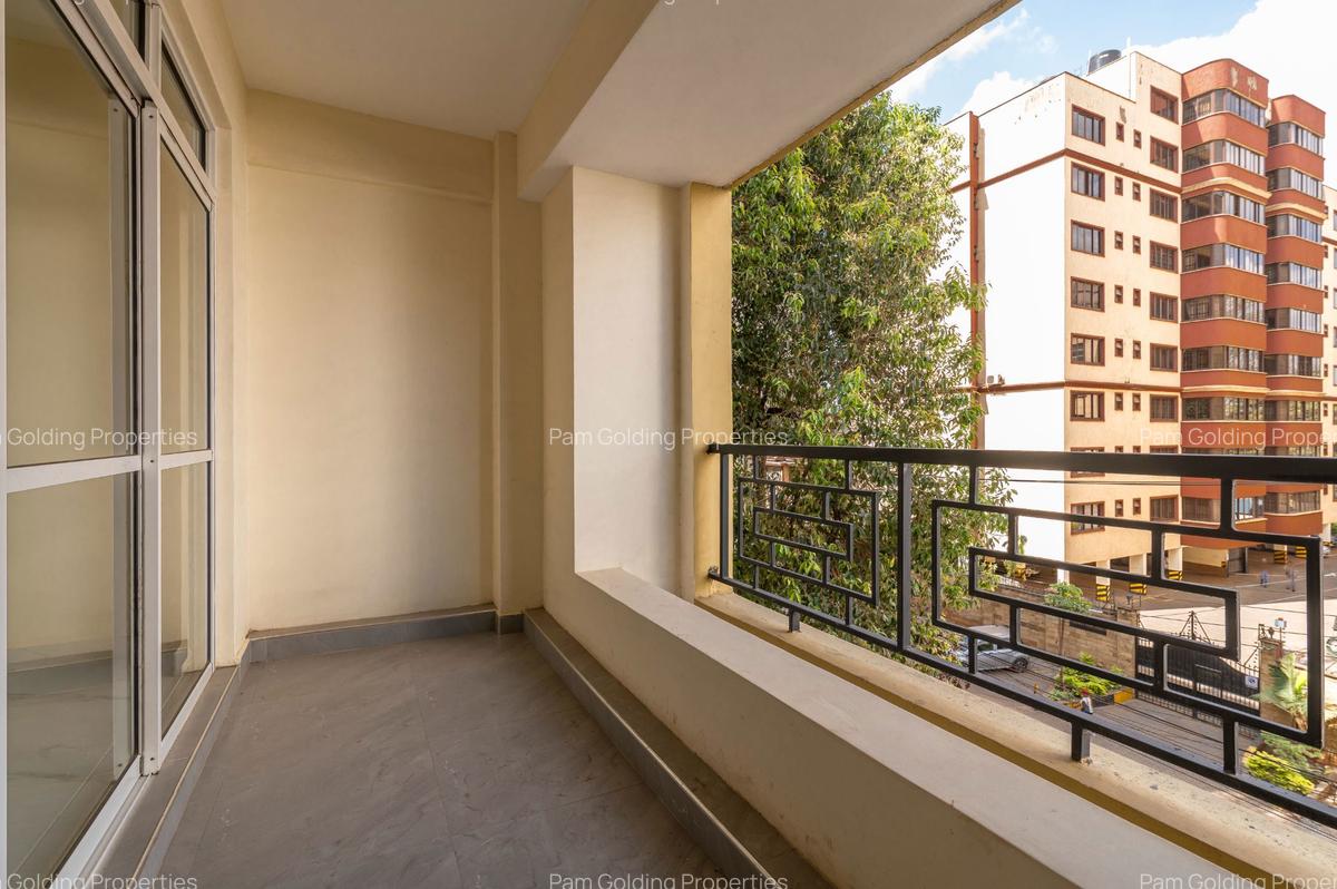 4 Bed Apartment with En Suite at 4Th Parklands - 4