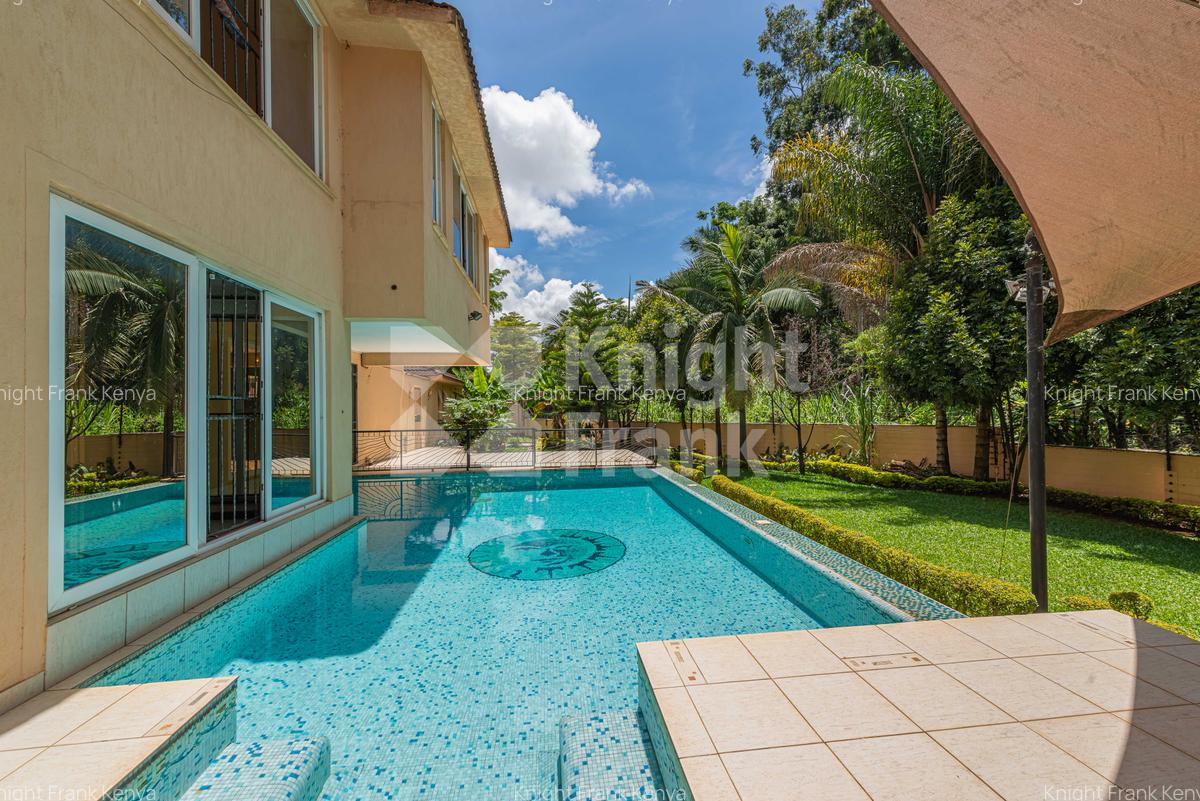 5 Bed House with En Suite at Kauria Close - 12