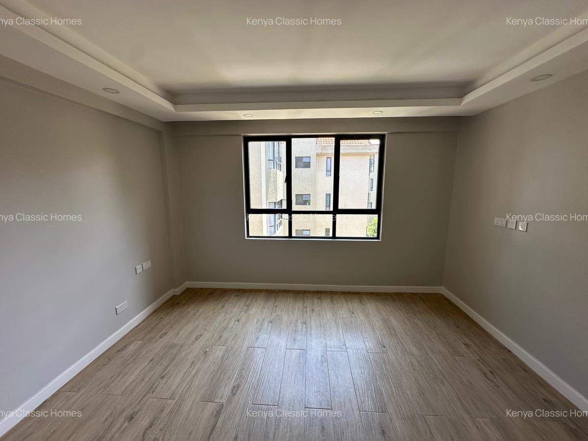 3 Bed Apartment with En Suite at Lavington - 9