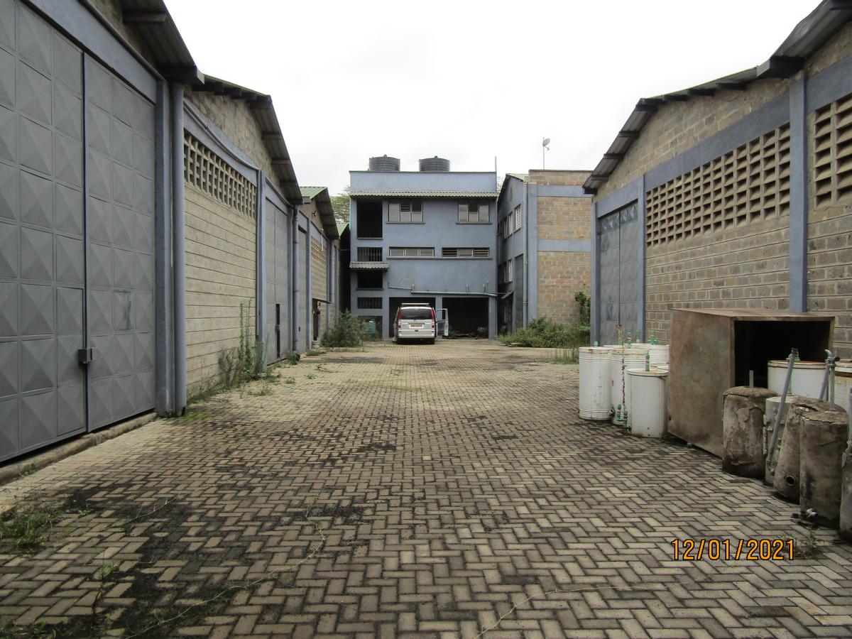 Warehouse with Parking in South C - 1