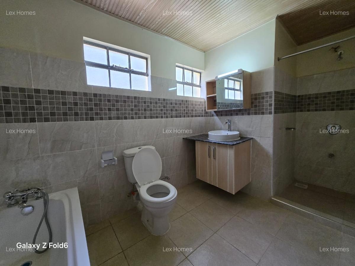 3 Bed House with En Suite at Rimpa - 16